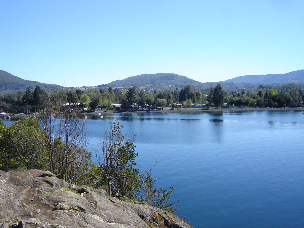 Lagos de la Araucanía: Península Lican Ray